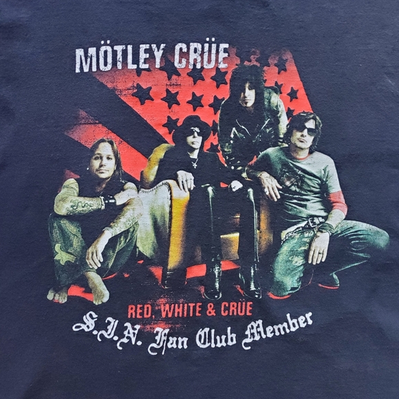 Motley Crue 'Sin Club Member' Red, White & Crue Band Graphic Tee / Size M - Picture 2 of 11